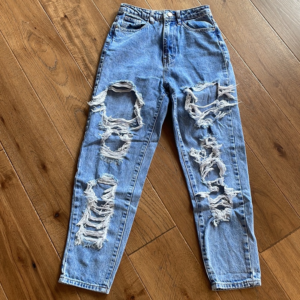 Missguided Riot High Rise Mom Jeans - Picture 2 of 10